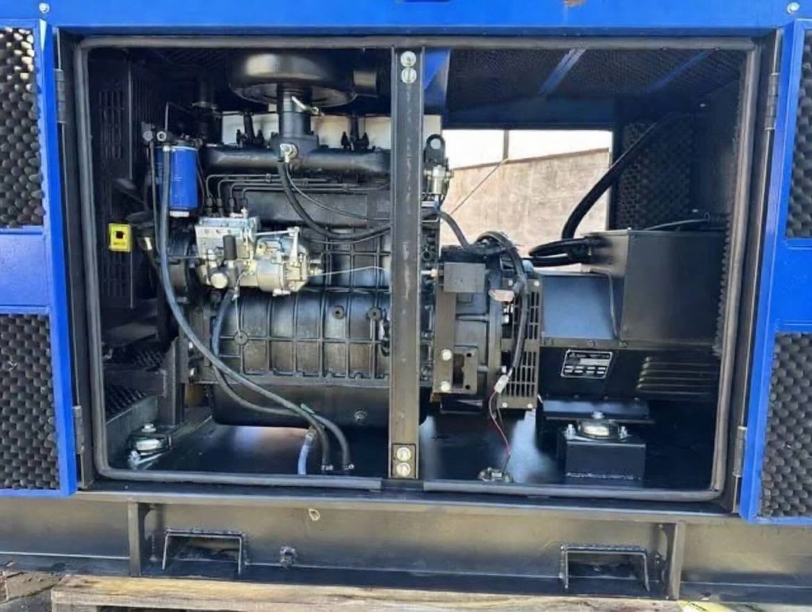 Дизельный генератор Atlas Copco QAS 200 (Volvo + Leroy Somer) 200 кВт в шумозащитном кожухе — фото 5