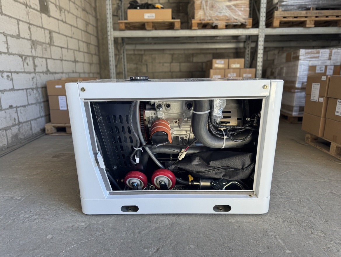 Дизельный генератор G-Power DG14000SE3 12 кВт (220/380 В) с АВР и электростартером — фото 4